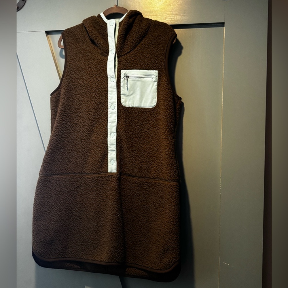 Title Nine Vest Tunic in Olive green with Light Teal Trim